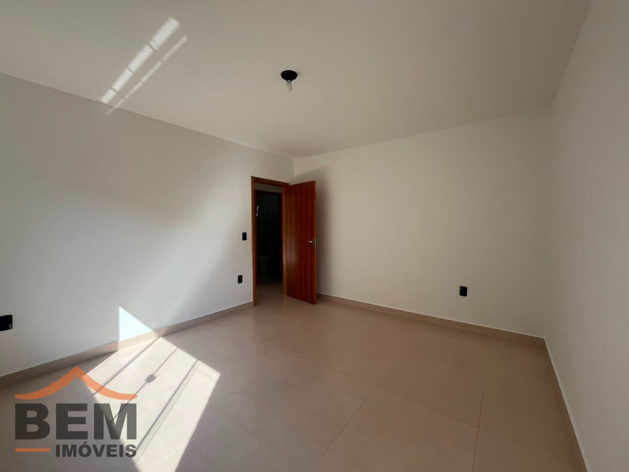 Casa para Locação com 2 quartos e 80m² no bairro Cordeiros, em Itajaí