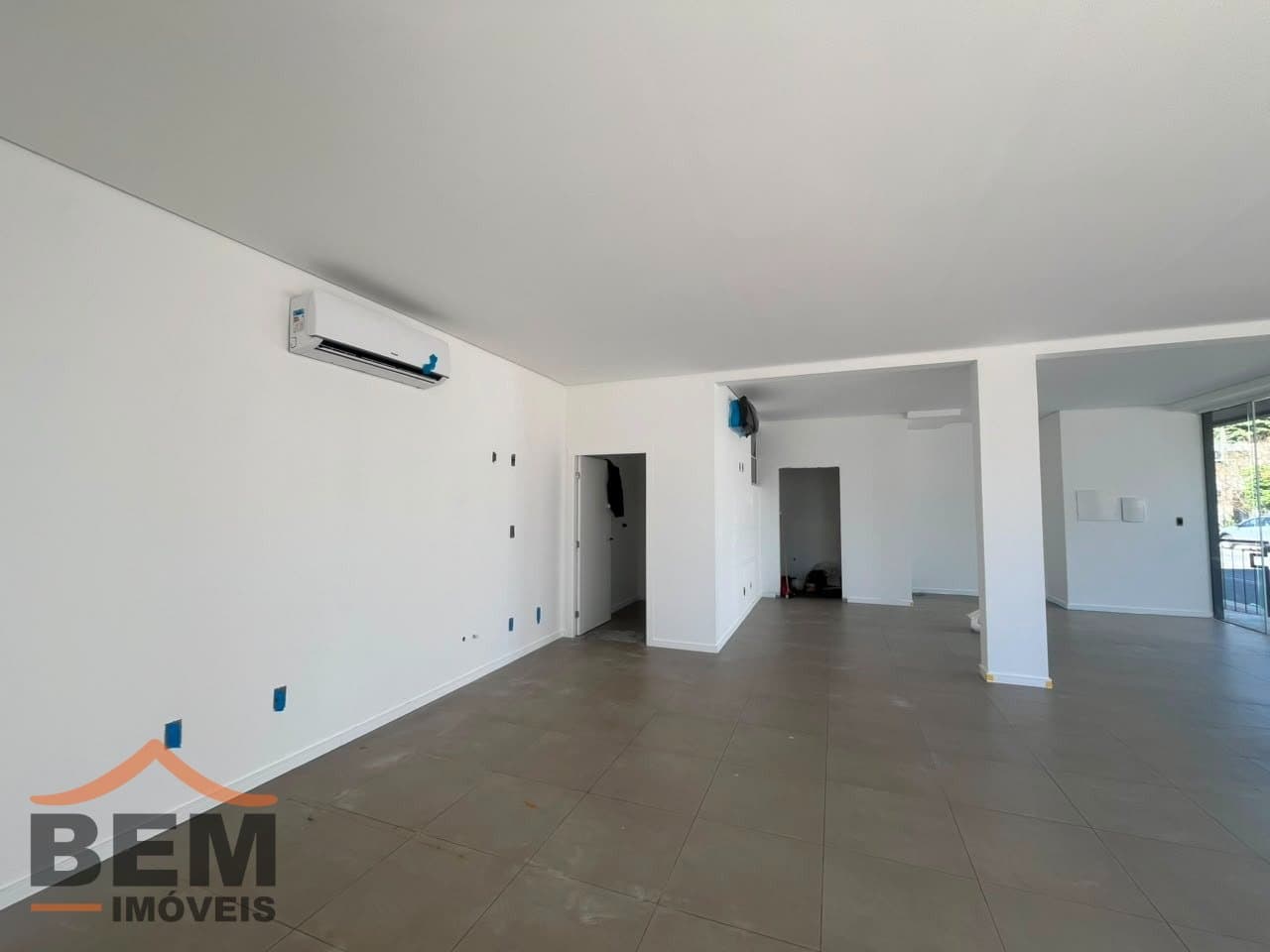 Sala Comercial para Locação com 72m² no bairro Centro, em Itajaí