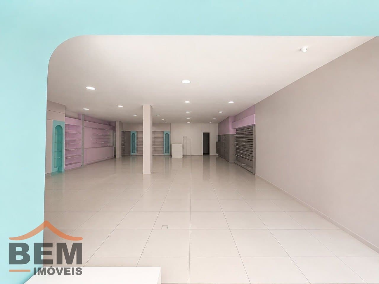 Sala Comercial para Locação com 120m² no bairro Centro, em Itajaí