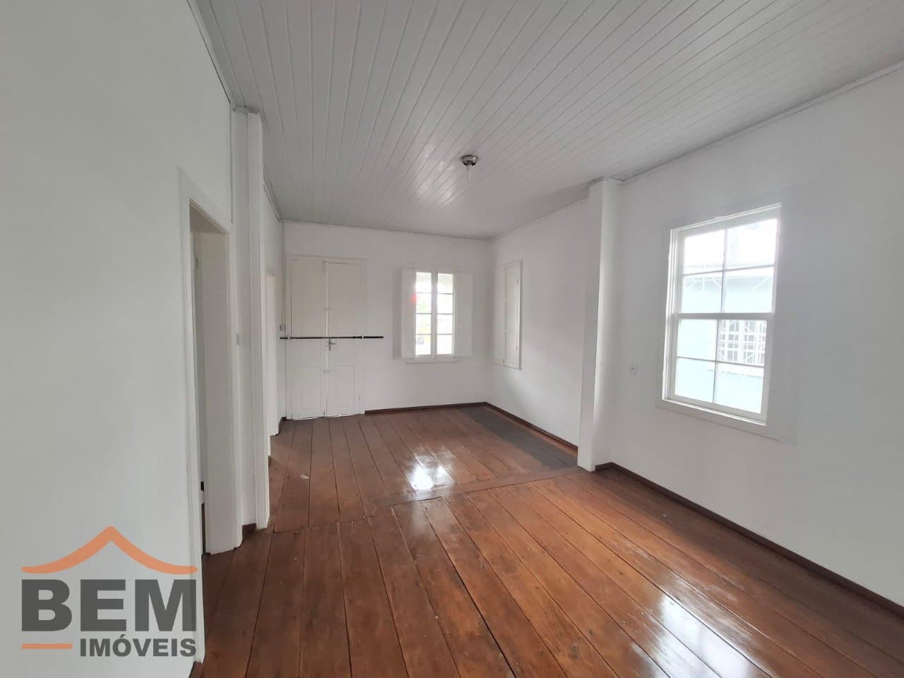 Casa comercial para Locação com 130m² no bairro São João, em Itajaí