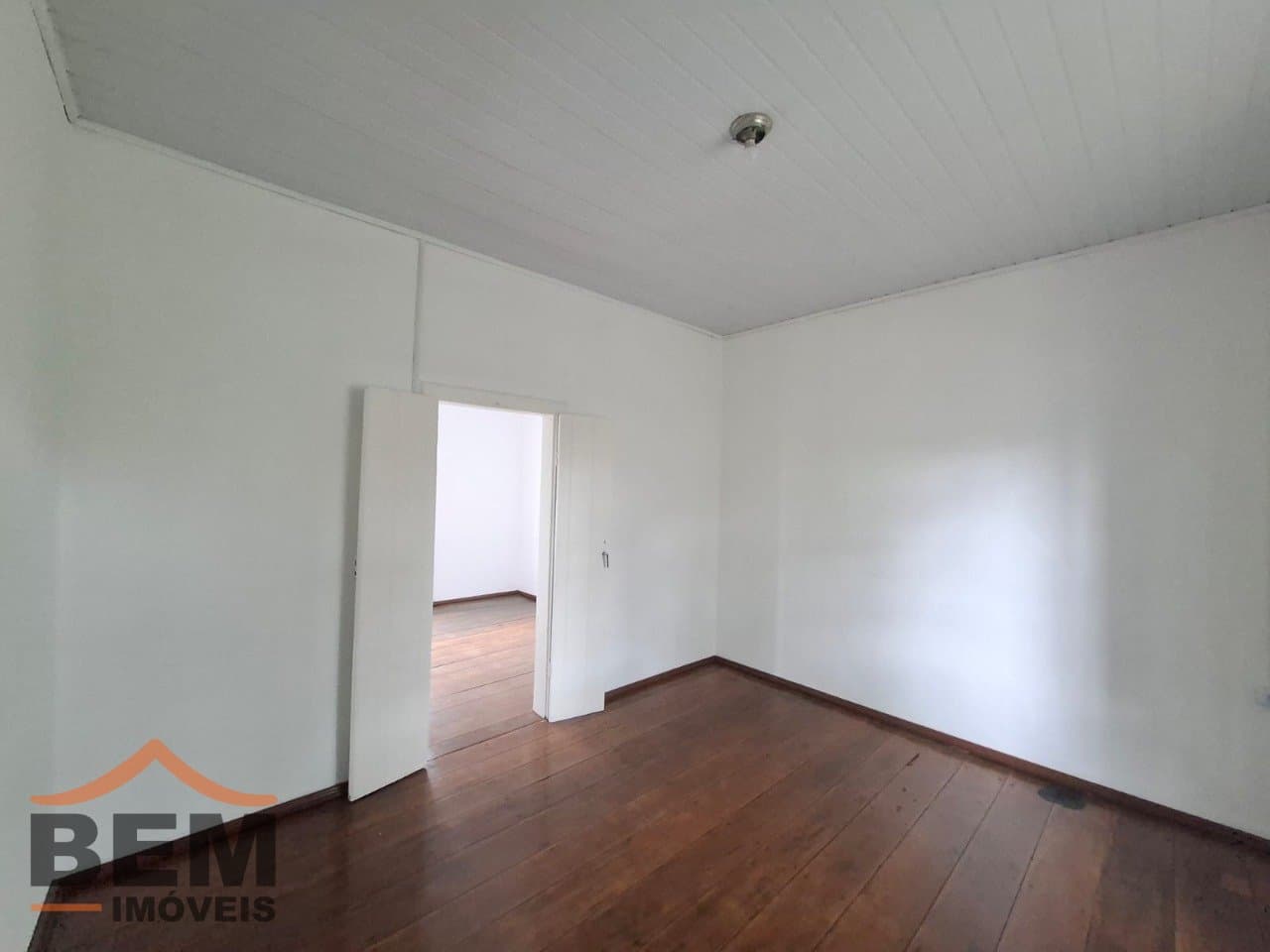 Casa comercial para Locação com 130m² no bairro São João, em Itajaí