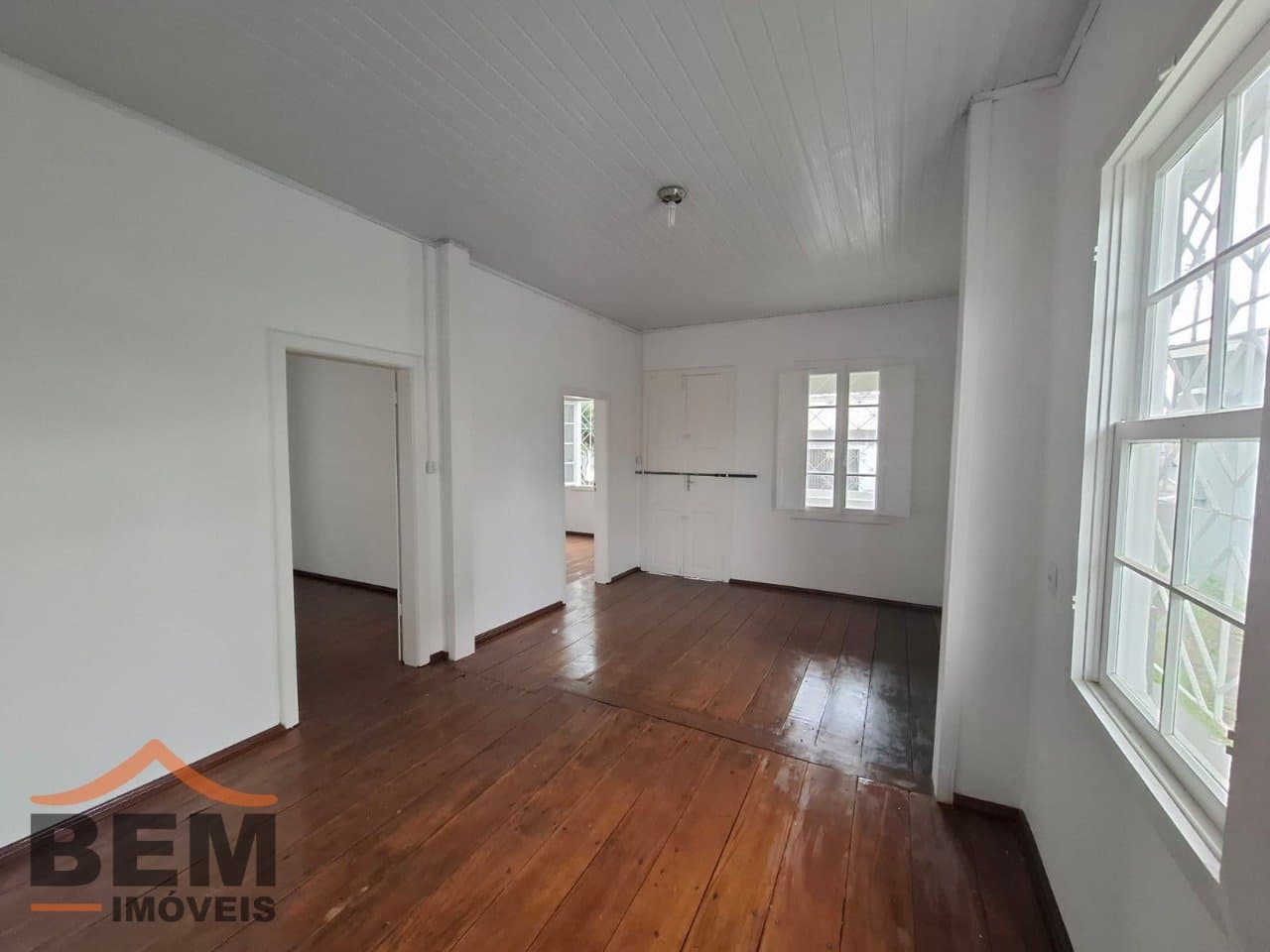 Casa comercial para Locação com 130m² no bairro São João, em Itajaí