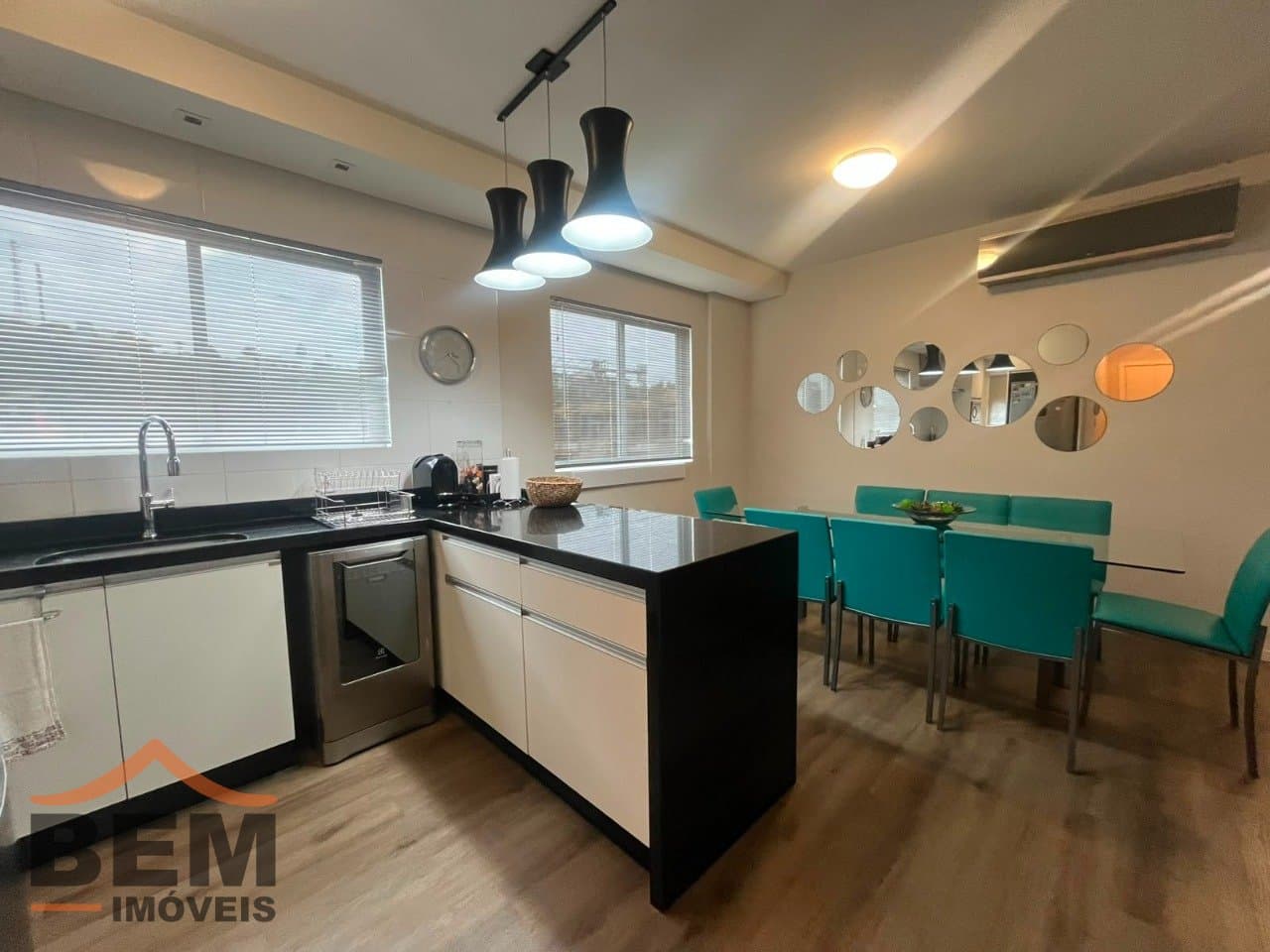 Apartamento para Locação com 3 quartos e 90m² no bairro Praia Brava de Itajaí, em Itajaí
