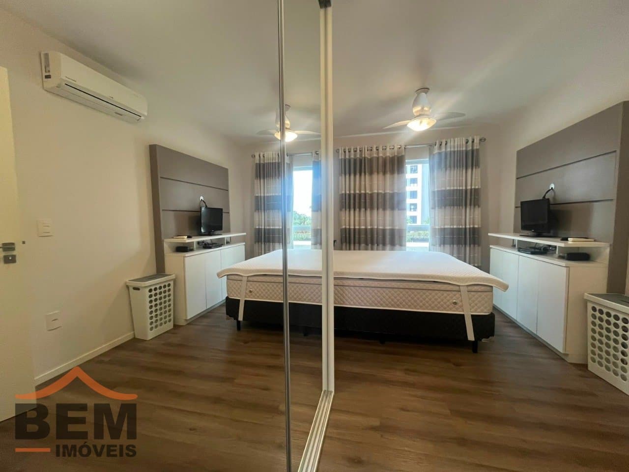 Apartamento para Locação com 3 quartos e 90m² no bairro Praia Brava de Itajaí, em Itajaí