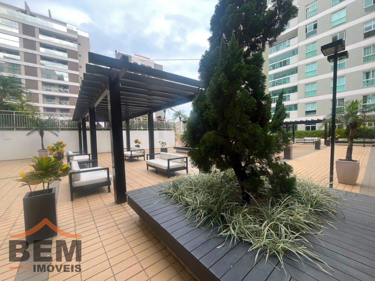 Apartamento para Locação com 3 quartos e 90m² no bairro Praia Brava de Itajaí, em Itajaí
