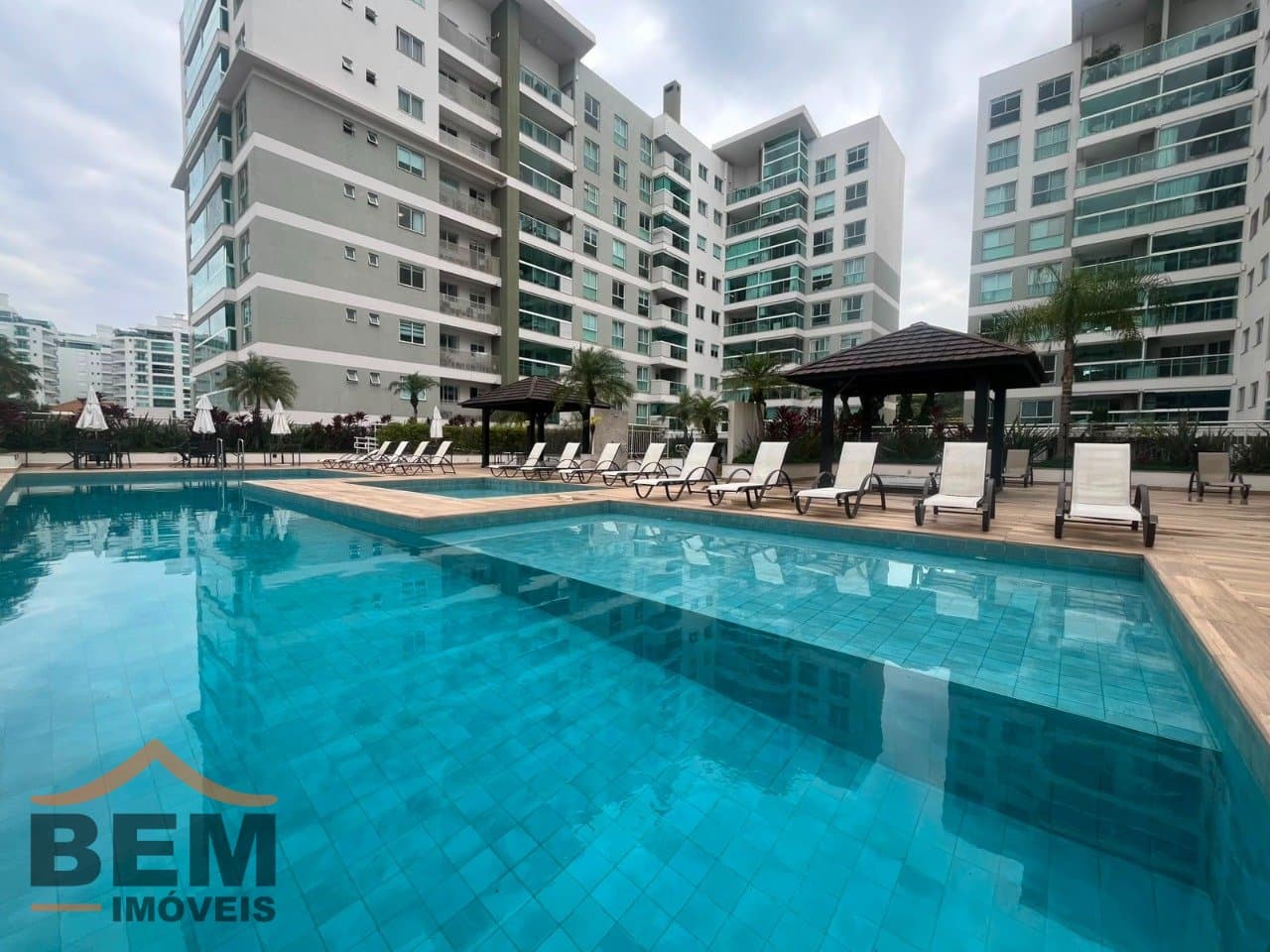 Apartamento para Locação com 3 quartos e 90m² no bairro Praia Brava de Itajaí, em Itajaí