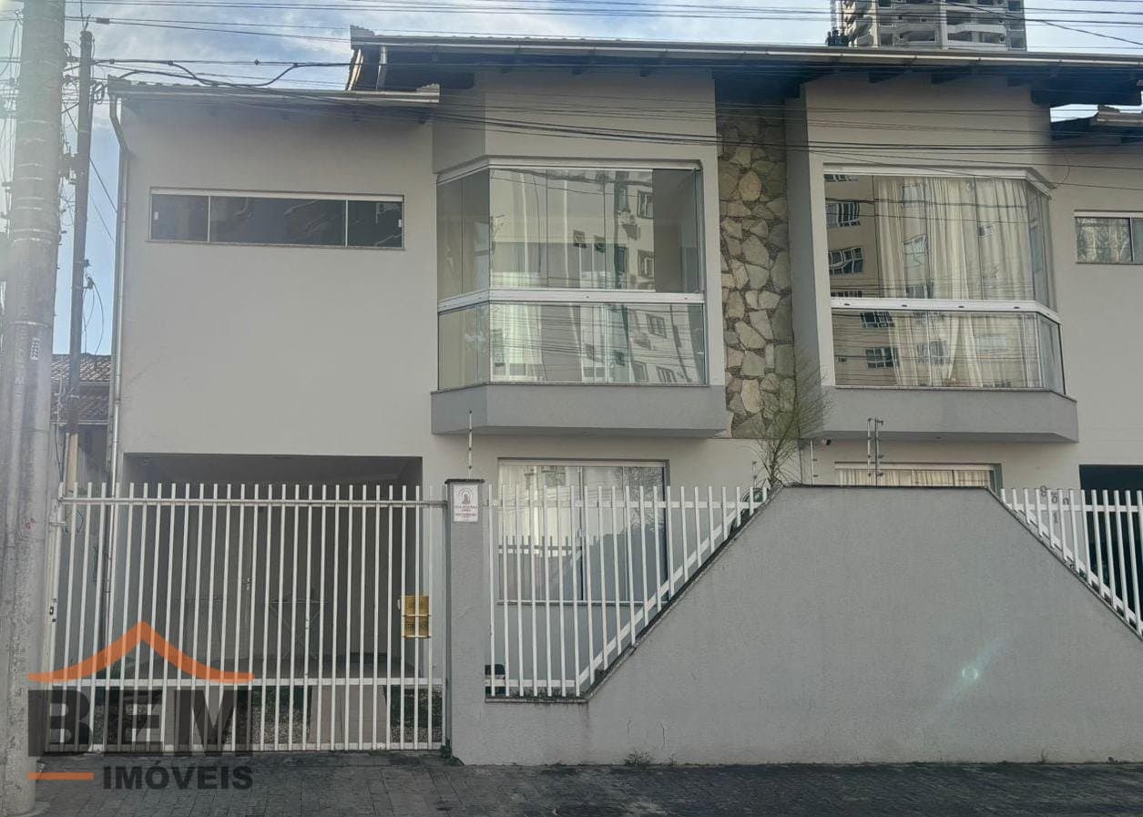 Casa para Venda com 3 quartos e 159m² no bairro Vila Operária, em Itajaí