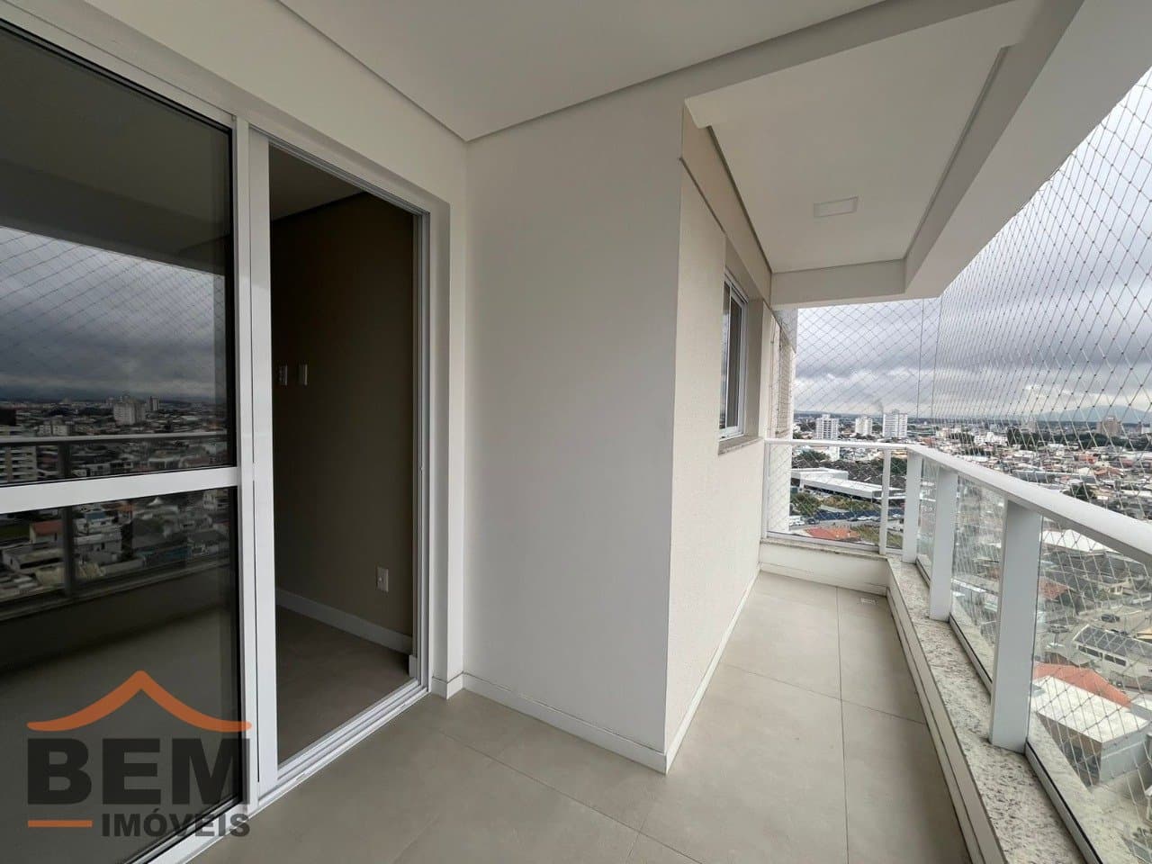 Apartamento para Locação com 2 quartos e 86m² no bairro São João, em Itajaí