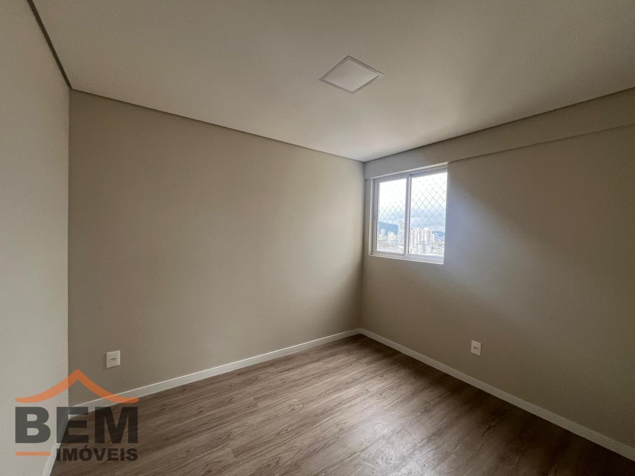 Apartamento para Locação com 2 quartos e 86m² no bairro São João, em Itajaí