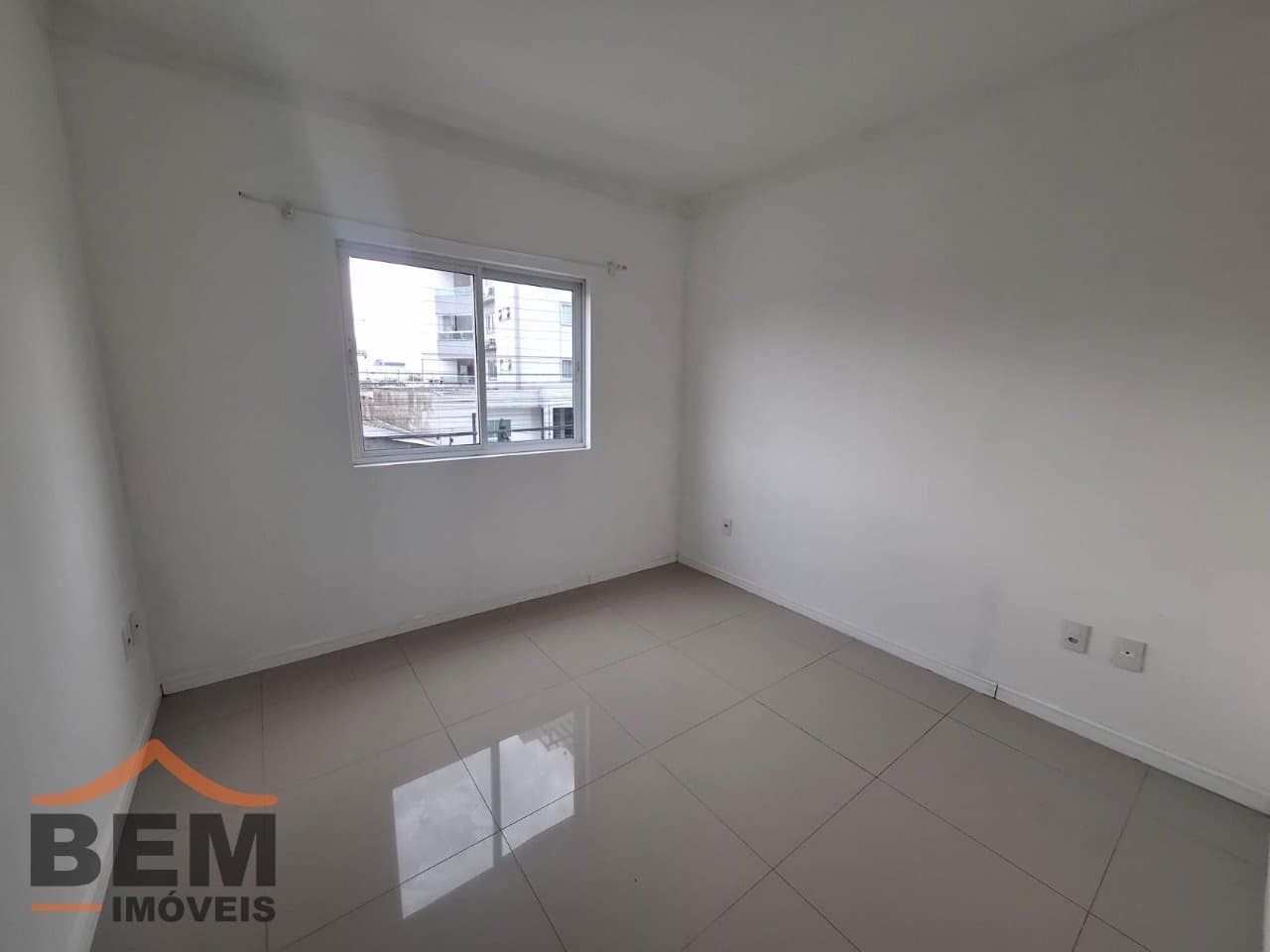 Apartamento para Locação com 2 quartos e 48m² no bairro Cordeiros, em Itajaí
