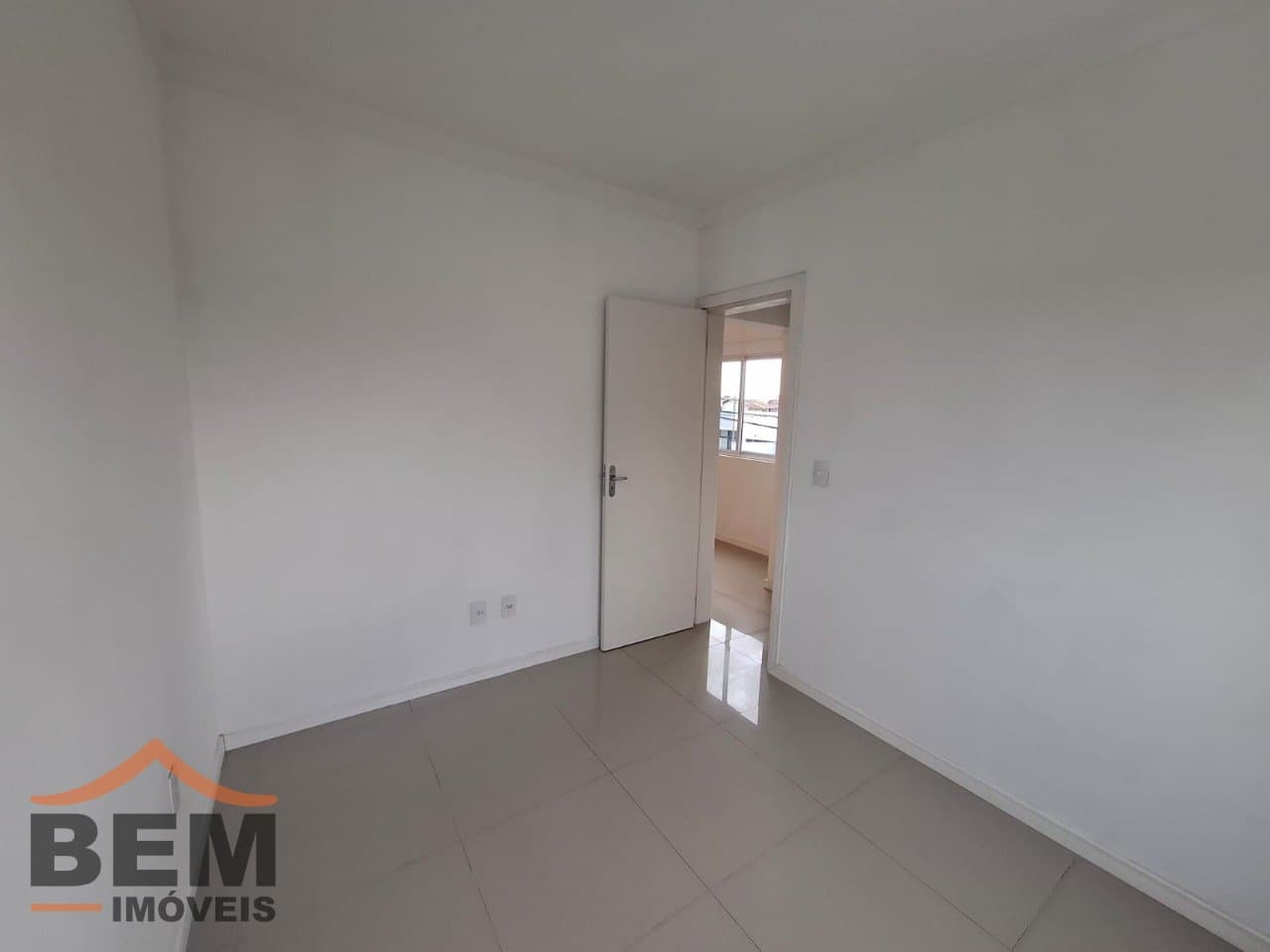 Apartamento para Locação com 2 quartos e 48m² no bairro Cordeiros, em Itajaí