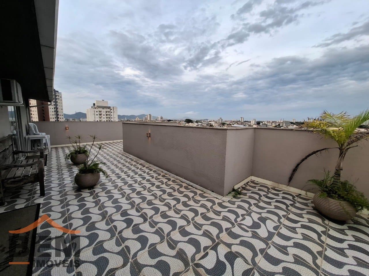 Apartamento para Locação com 2 quartos e 48m² no bairro Cordeiros, em Itajaí