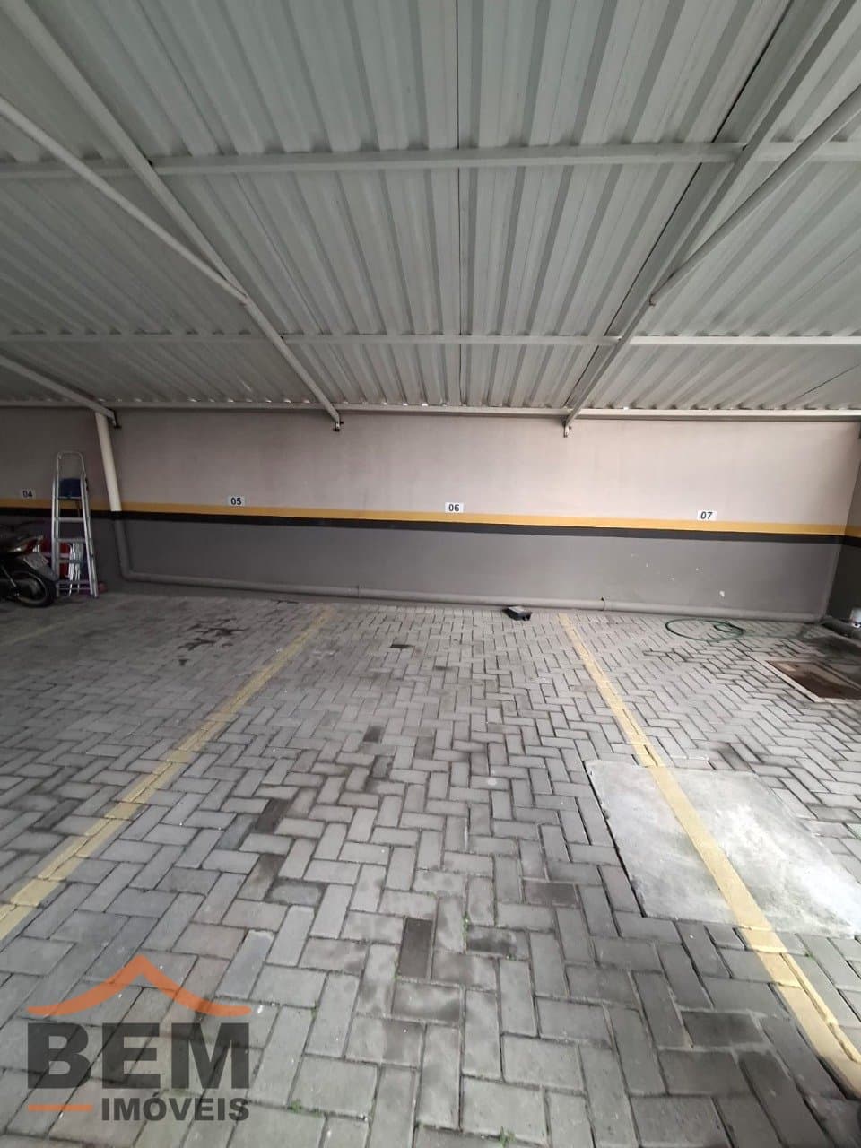 Apartamento para Locação com 2 quartos e 48m² no bairro Cordeiros, em Itajaí