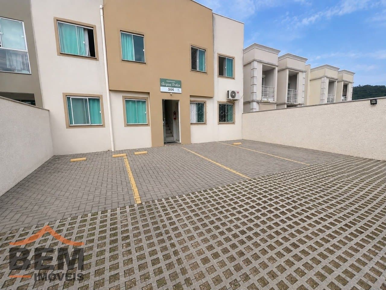 Apartamento para Locação com 2 quartos e 48m² no bairro Santa Regina, em Itajaí
