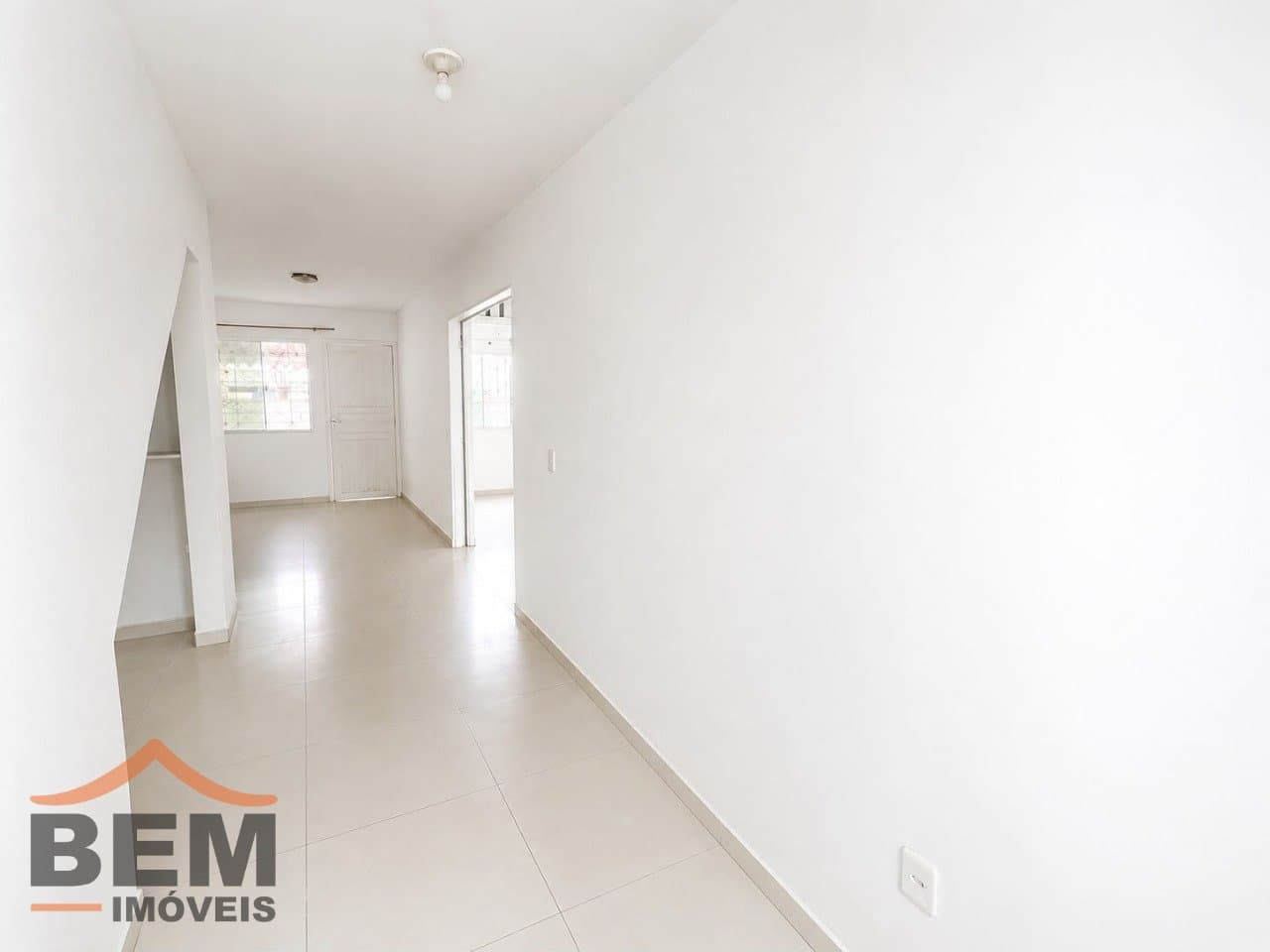 Apartamento para Locação com 2 quartos e 48m² no bairro Santa Regina, em Itajaí