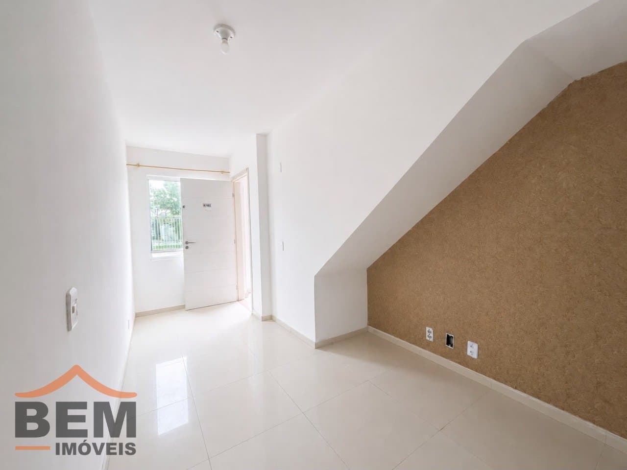 Apartamento para Locação com 2 quartos e 48m² no bairro Santa Regina, em Itajaí