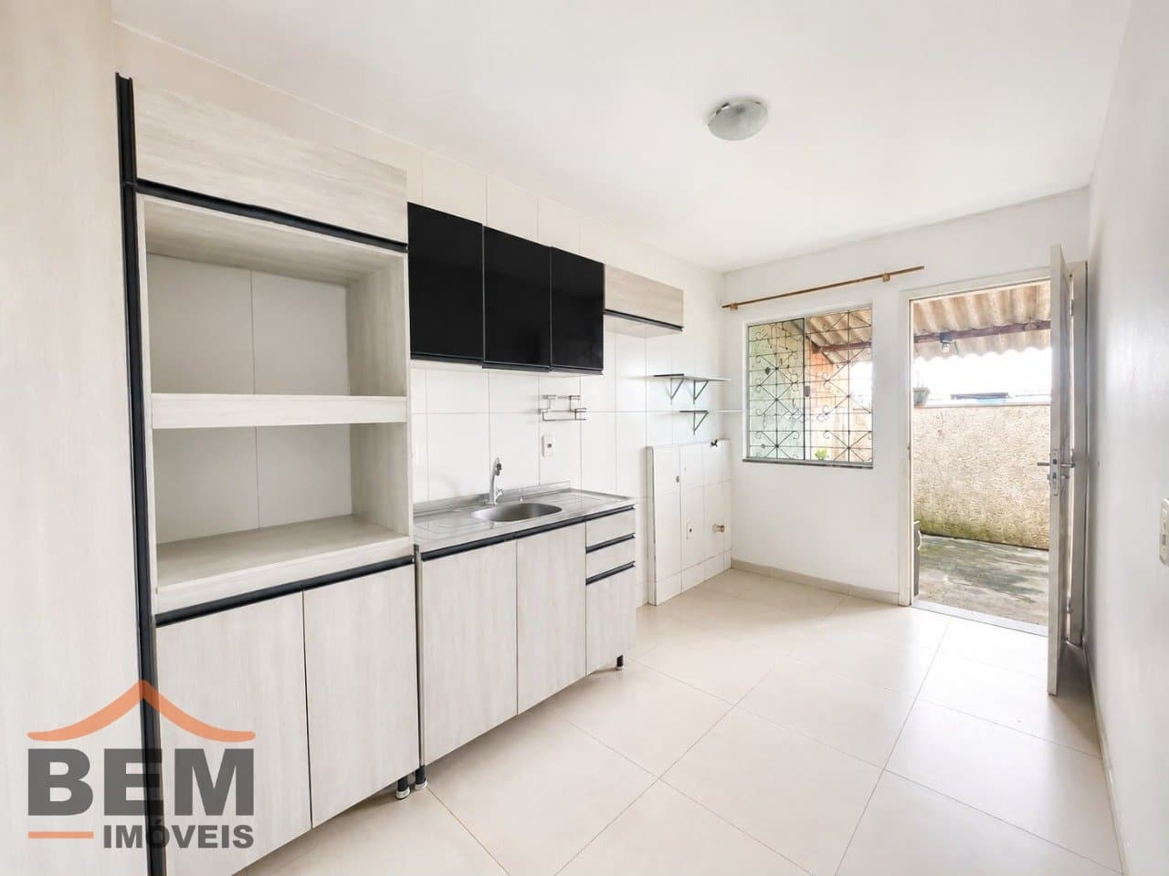 Apartamento para Locação com 2 quartos e 48m² no bairro Santa Regina, em Itajaí