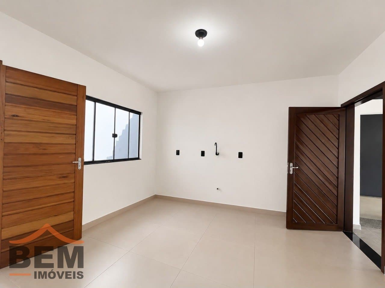 Apartamento para Locação com 2 quartos e 48m² no bairro Santa Regina, em Itajaí