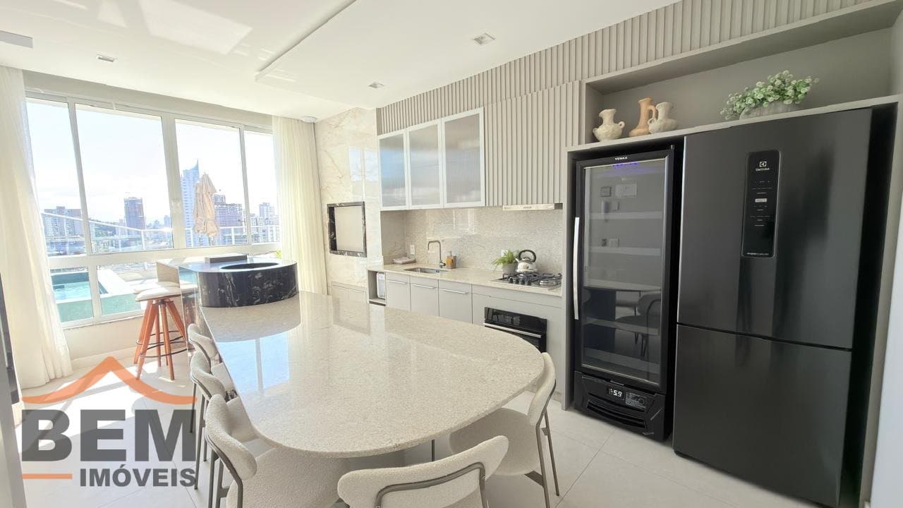 Apartamento para Venda com 2 quartos e 75m² no bairro Fazendinha, em Itajaí