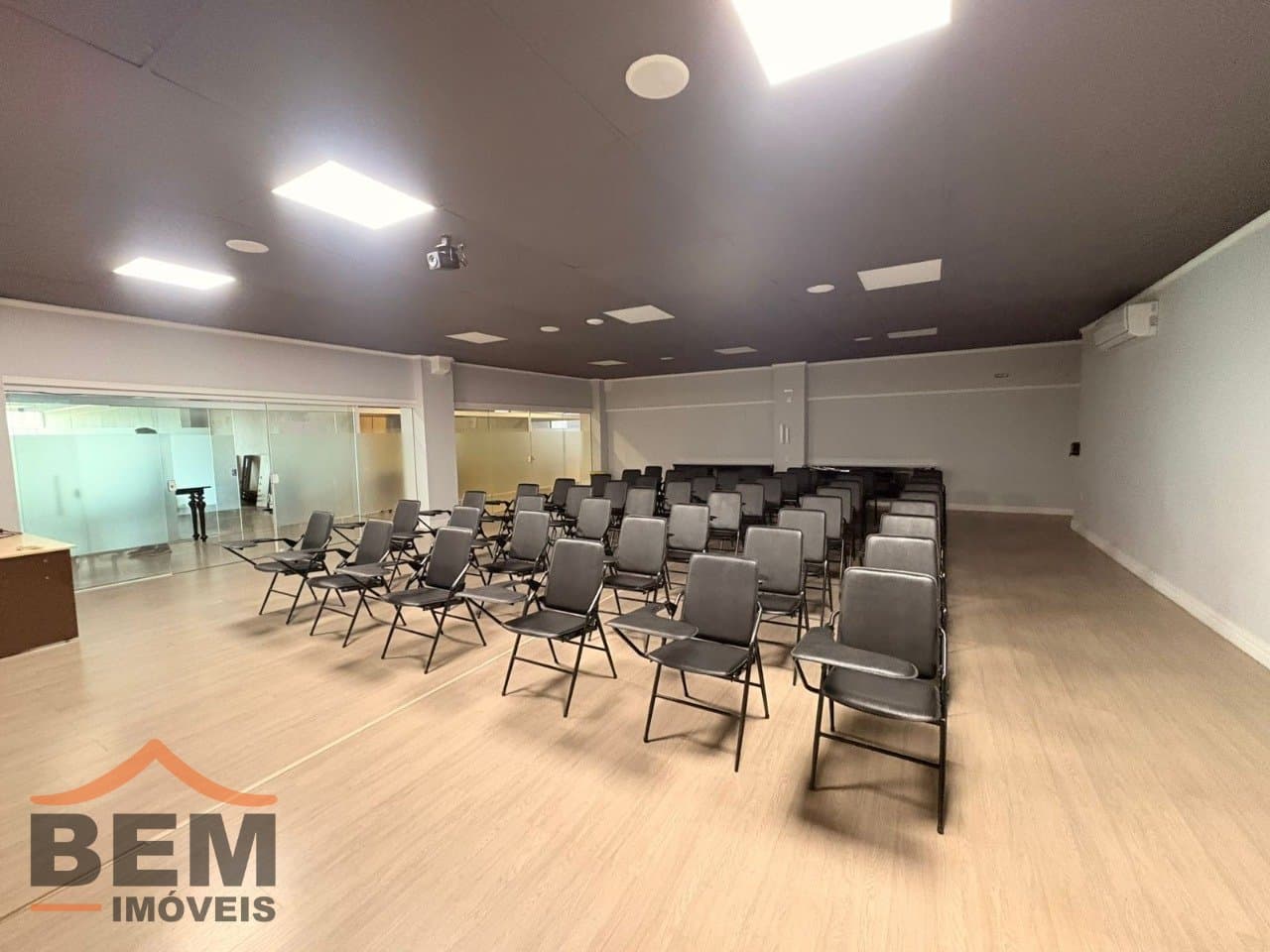 Sala Comercial para Locação com 30m² no bairro Praia Brava, em Itajaí