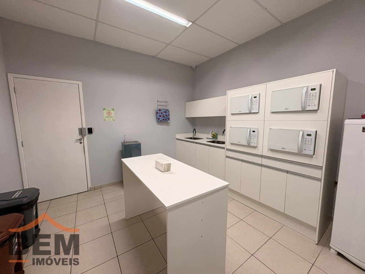 Sala Comercial para Locação com 300m² no bairro Praia Brava, em Itajaí