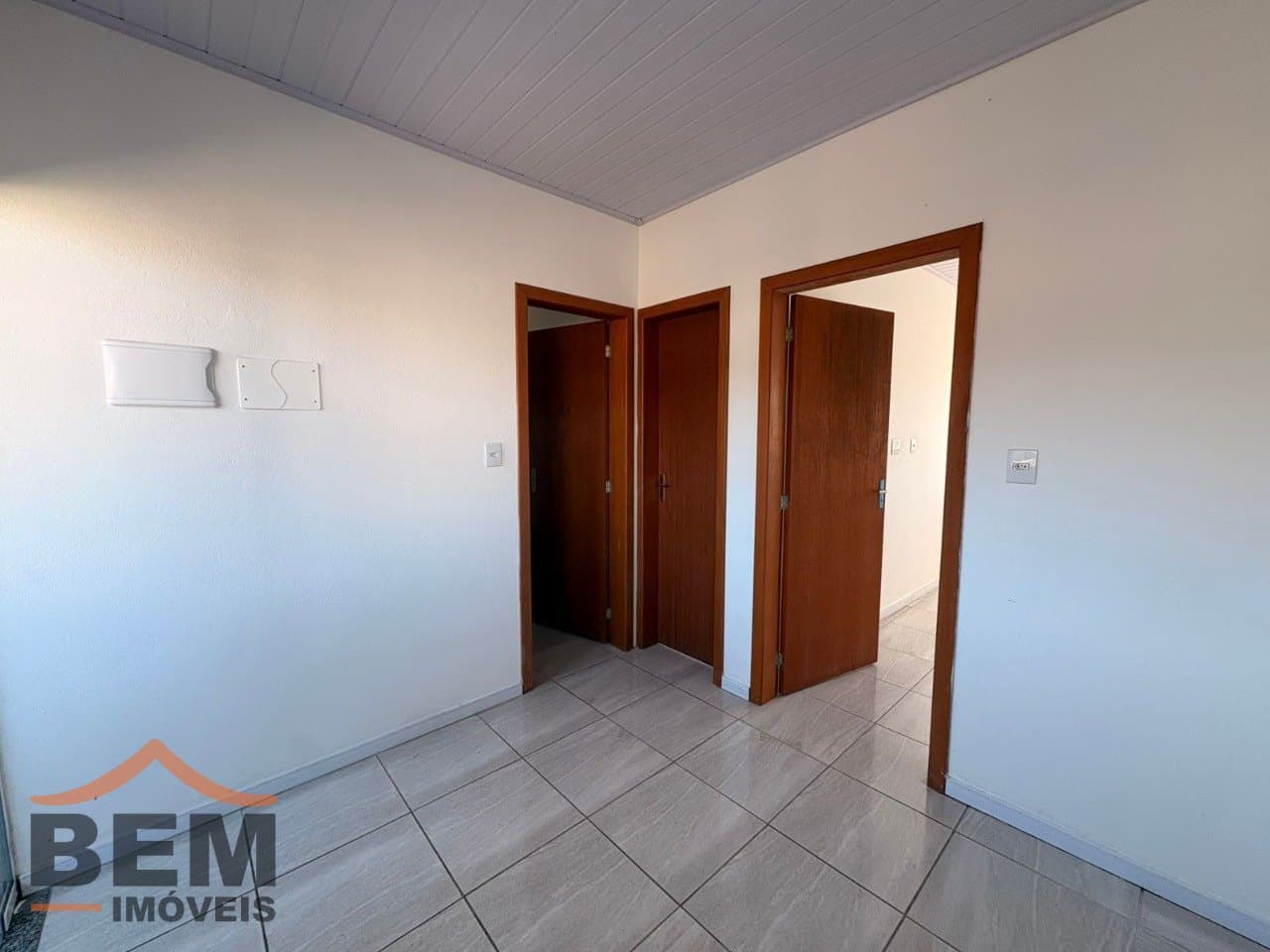 Kitnet para Locação com 2 quartos e 27m² no bairro Santa Regina, em Itajaí