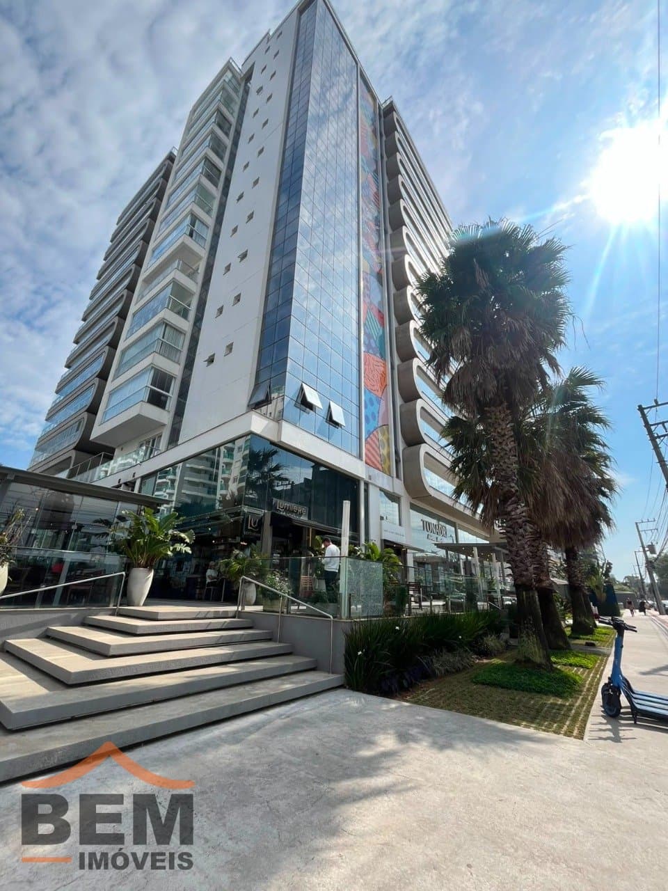 Apartamento para Locação com 3 quartos e 197m² no bairro Balneário Santa Clara, em Itajaí