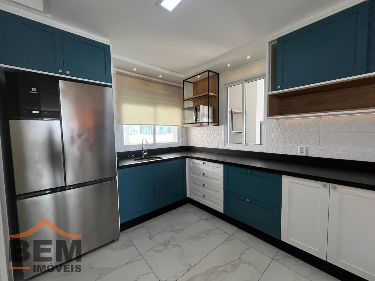 Apartamento para Locação com 3 quartos e 197m² no bairro Balneário Santa Clara, em Itajaí
