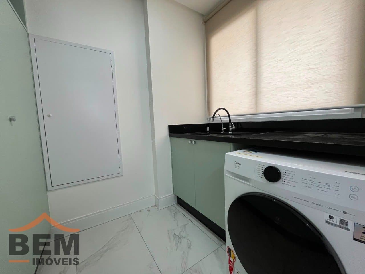 Apartamento para Locação com 3 quartos e 197m² no bairro Balneário Santa Clara, em Itajaí