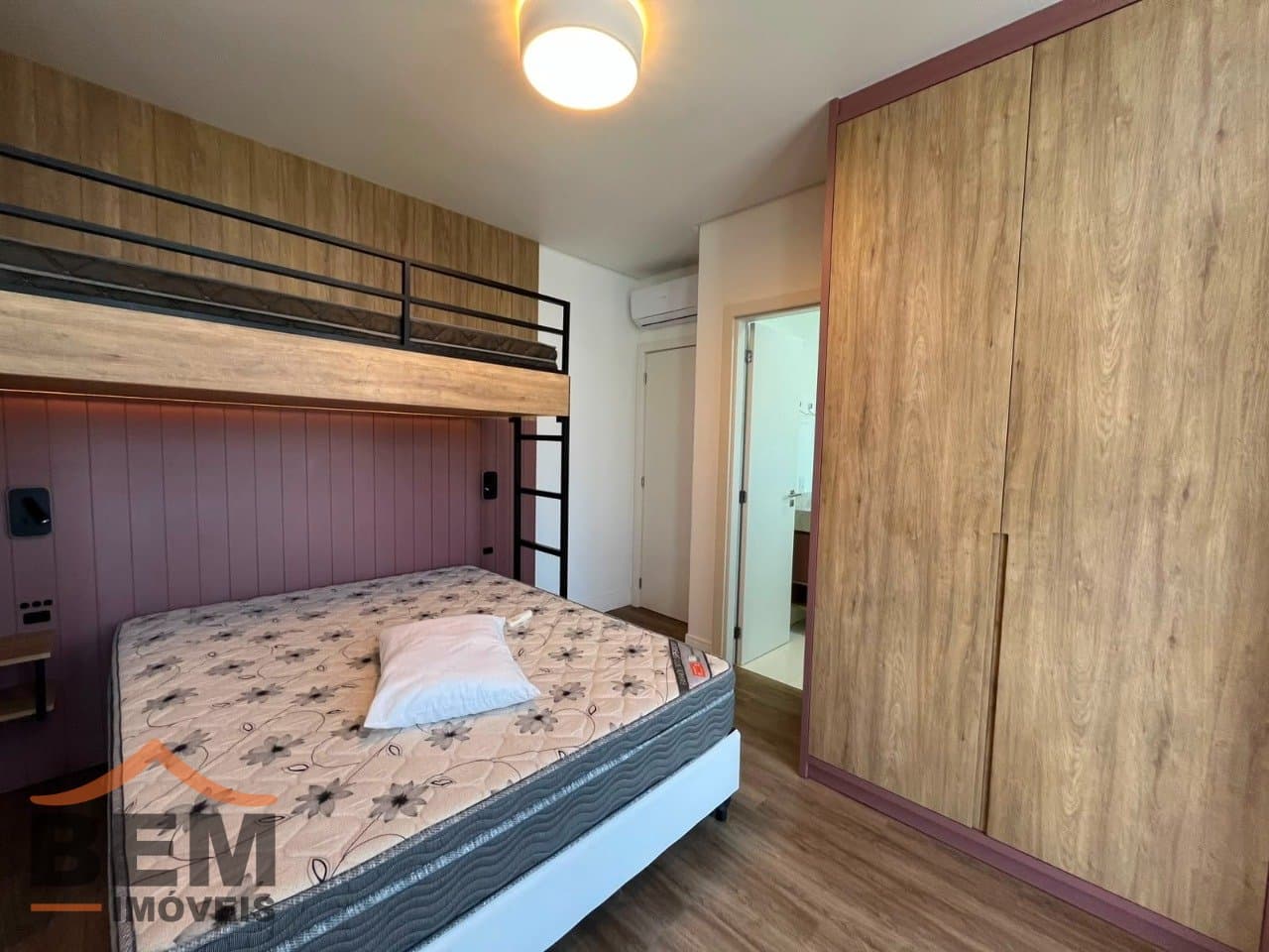 Apartamento para Locação com 3 quartos e 197m² no bairro Balneário Santa Clara, em Itajaí