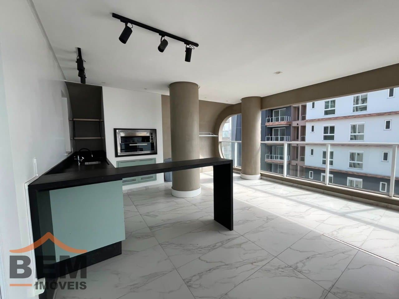 Apartamento para Locação com 3 quartos e 197m² no bairro Balneário Santa Clara, em Itajaí