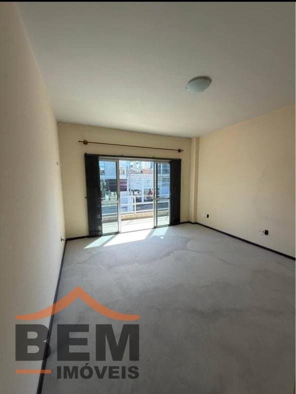 Casa para Locação com 5 quartos e 230m² no bairro Centro, em Balneário Camboriú