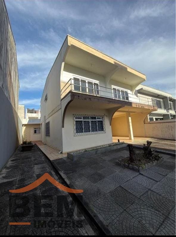 Casa para Locação com 5 quartos e 230m² no bairro Centro, em Balneário Camboriú