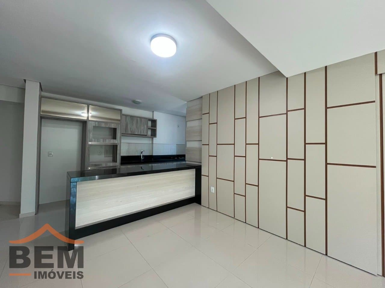 Apartamento para Locação com 3 quartos e 110m² no bairro Cabeçudas, em Itajaí