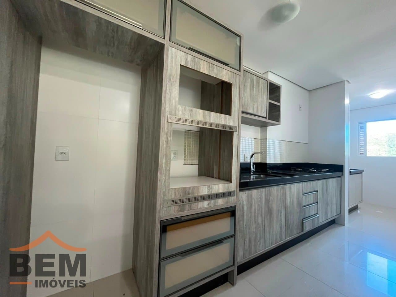 Apartamento para Locação com 3 quartos e 110m² no bairro Cabeçudas, em Itajaí