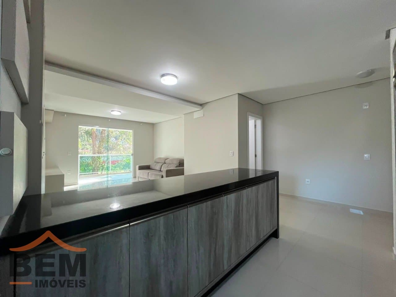 Apartamento para Locação com 3 quartos e 110m² no bairro Cabeçudas, em Itajaí