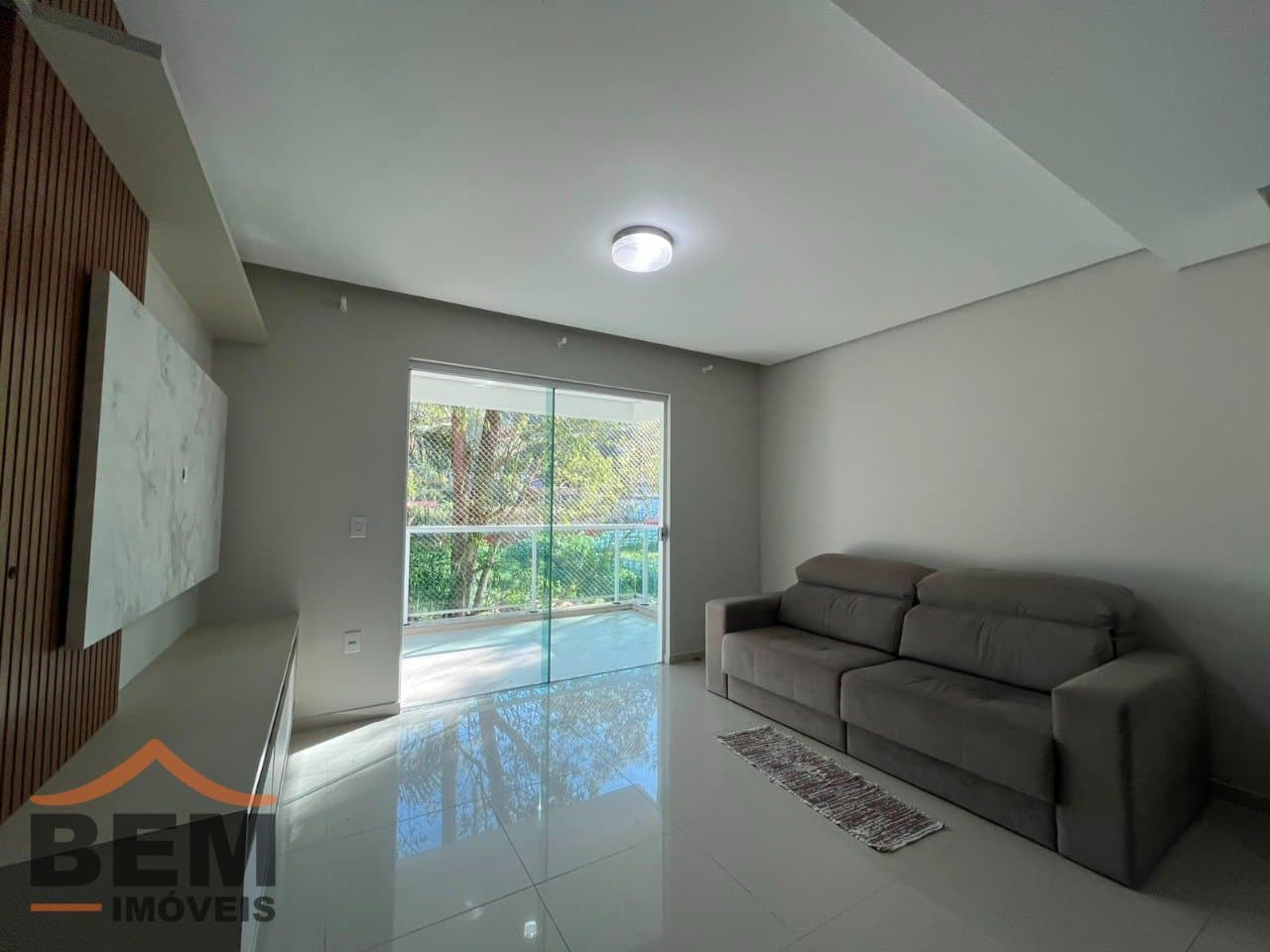 Apartamento para Locação com 3 quartos e 110m² no bairro Cabeçudas, em Itajaí