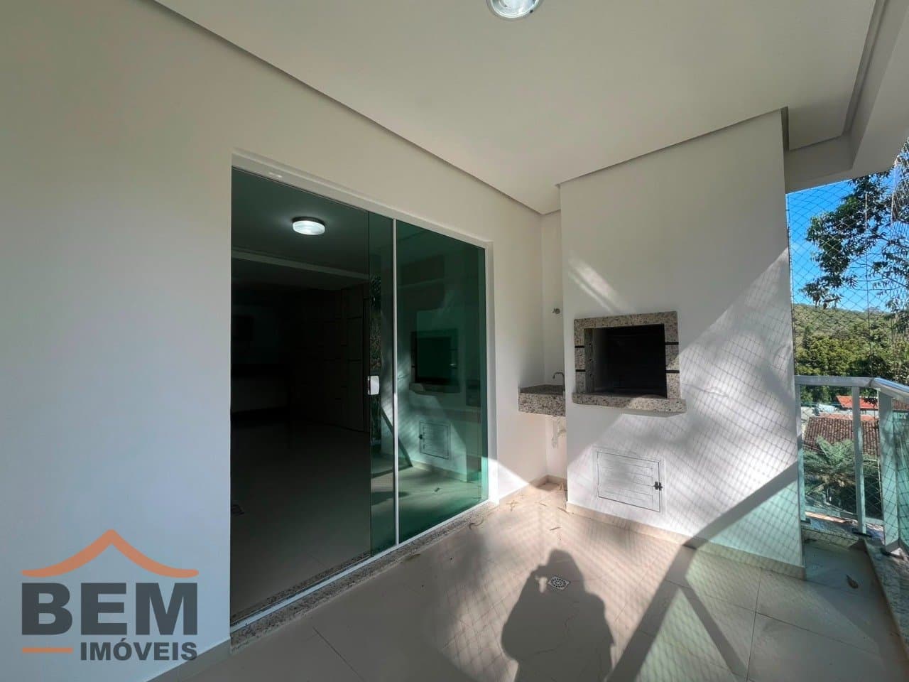 Apartamento para Locação com 3 quartos e 110m² no bairro Cabeçudas, em Itajaí