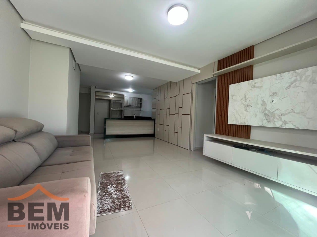 Apartamento para Locação com 3 quartos e 110m² no bairro Cabeçudas, em Itajaí