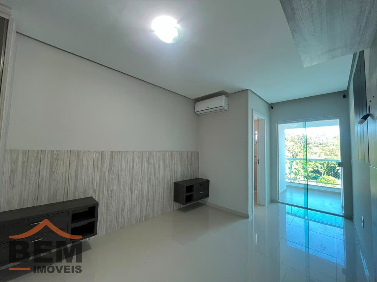 Apartamento para Locação com 3 quartos e 110m² no bairro Cabeçudas, em Itajaí