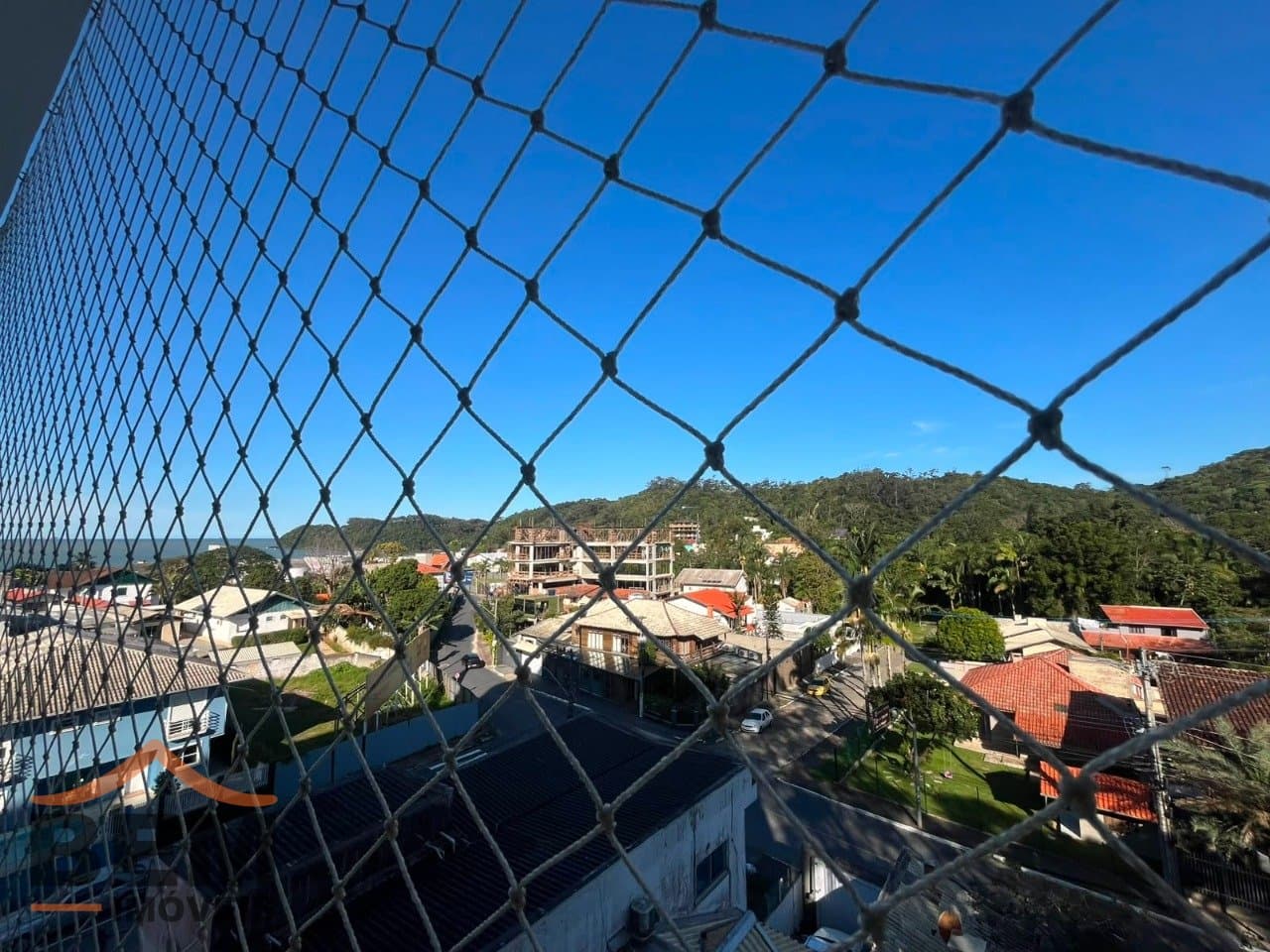 Apartamento para Locação com 3 quartos e 110m² no bairro Cabeçudas, em Itajaí