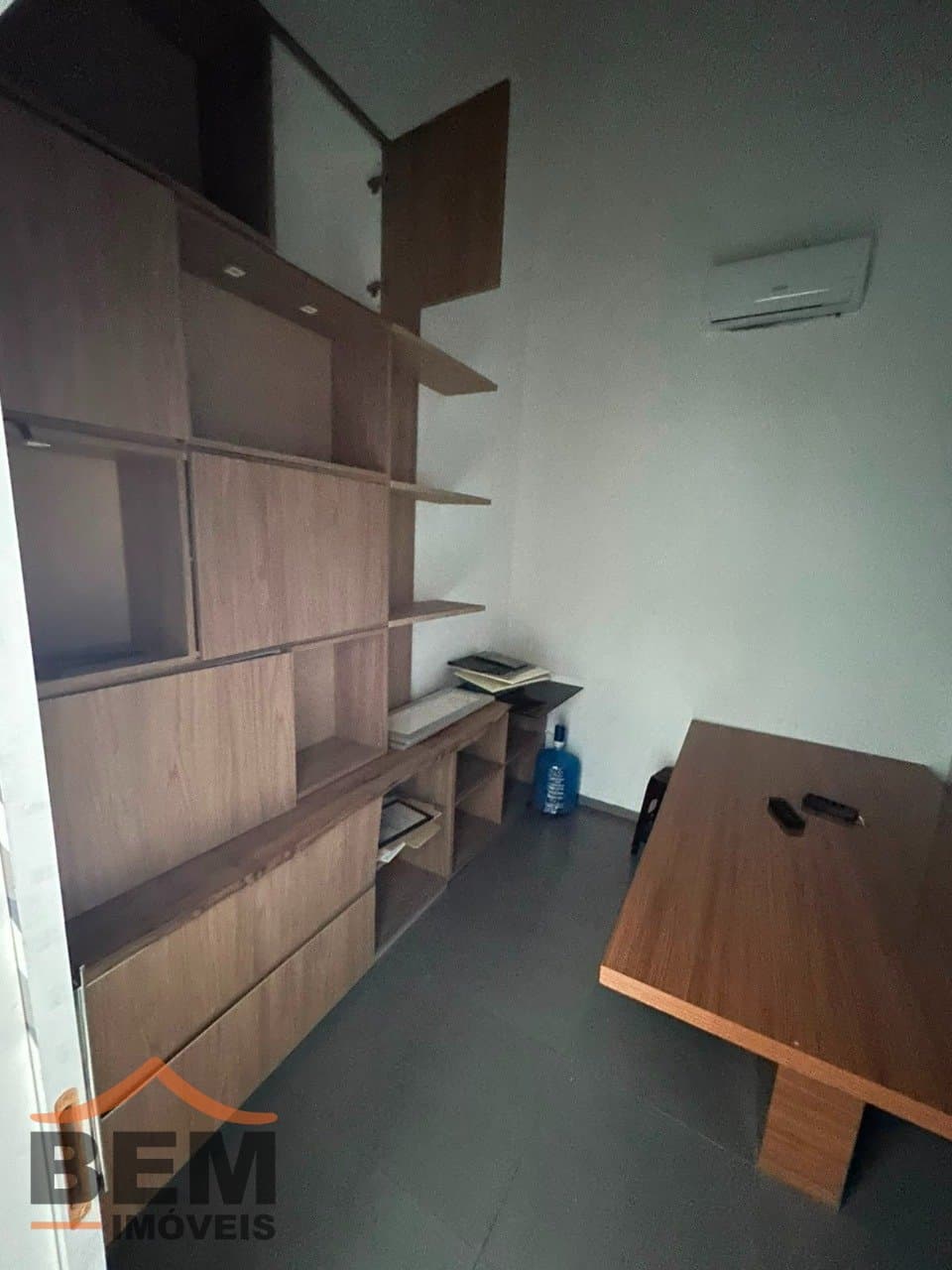 Sala Comercial para Locação com 110m² no bairro Centro, em Balneário Camboriú