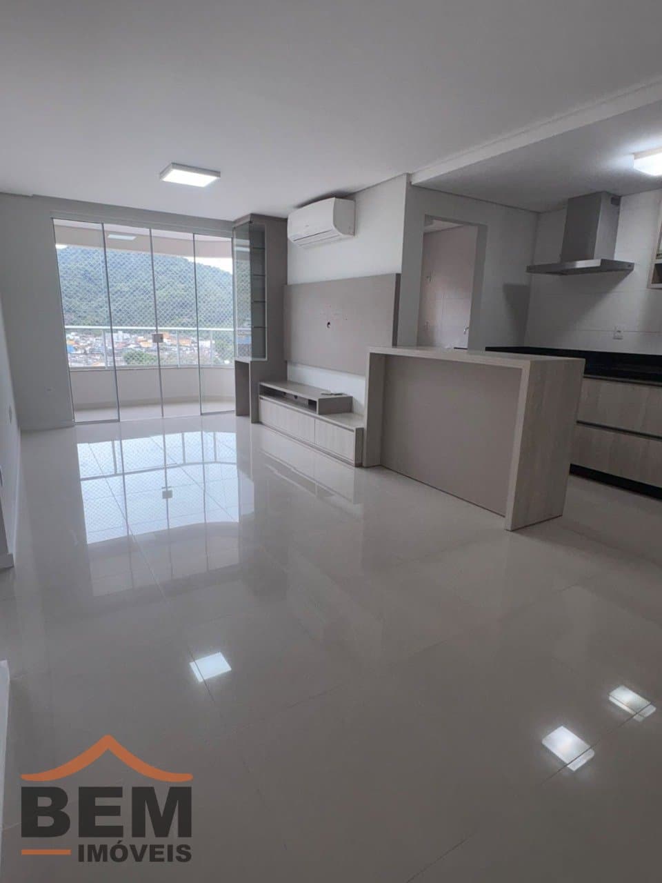 Apartamento para Locação com 2 quartos e 85m² no bairro Fazenda, em Itajaí