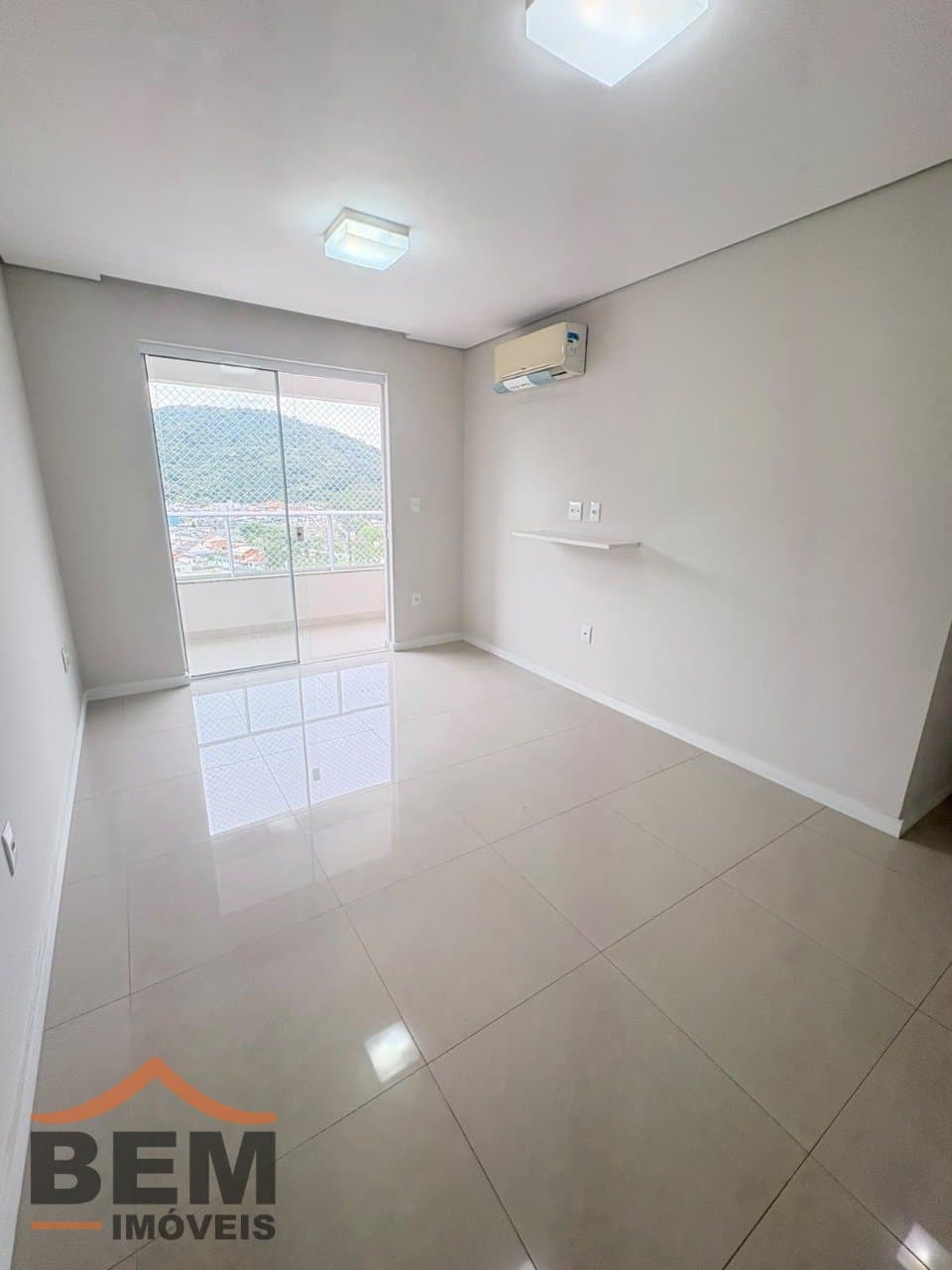 Apartamento para Locação com 2 quartos e 85m² no bairro Fazenda, em Itajaí