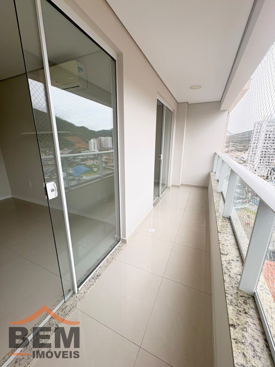 Apartamento para Locação com 2 quartos e 85m² no bairro Fazenda, em Itajaí