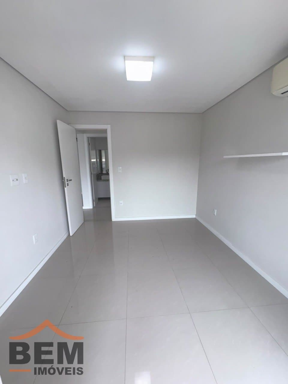 Apartamento para Locação com 2 quartos e 85m² no bairro Fazenda, em Itajaí
