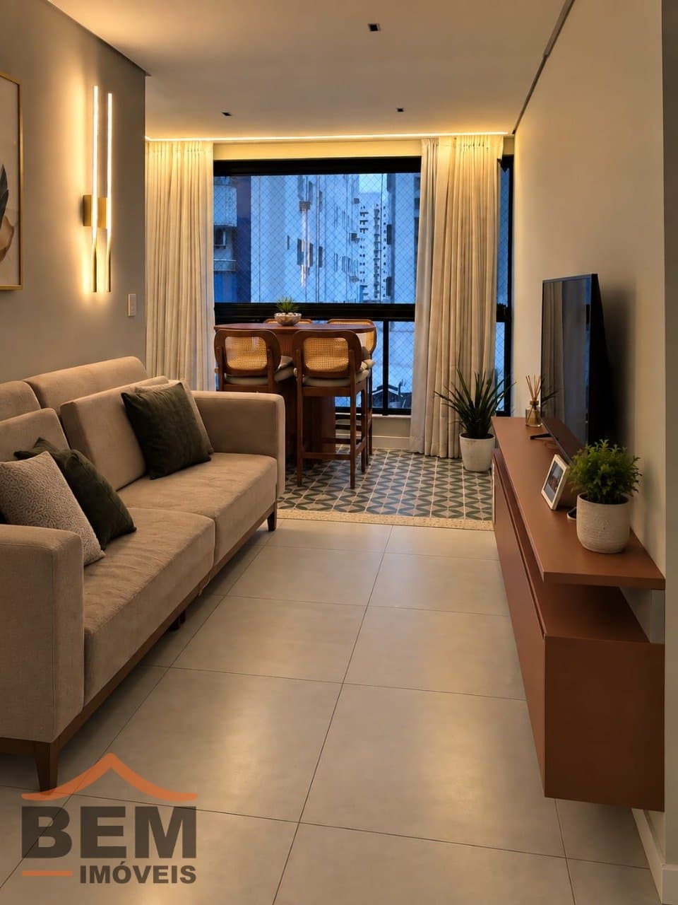 Apartamento para Venda com 3 quartos e 85m² no bairro Vila Operária, em Itajaí