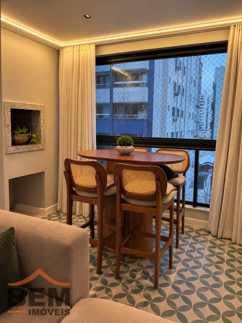 Apartamento para Venda com 3 quartos e 85m² no bairro Vila Operária, em Itajaí