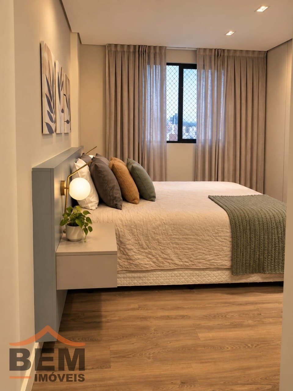 Apartamento para Venda com 3 quartos e 85m² no bairro Vila Operária, em Itajaí