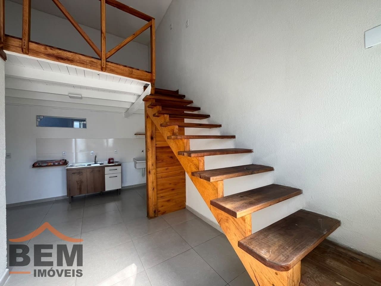 Kitnet para Locação com 1 quarto e 30m² no bairro Cordeiros, em Itajaí